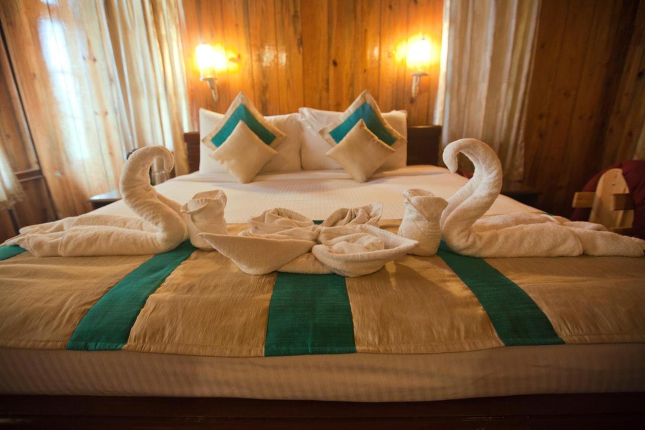Symphony Palms Beach Resort And Spa Govind Nagar Exterior foto