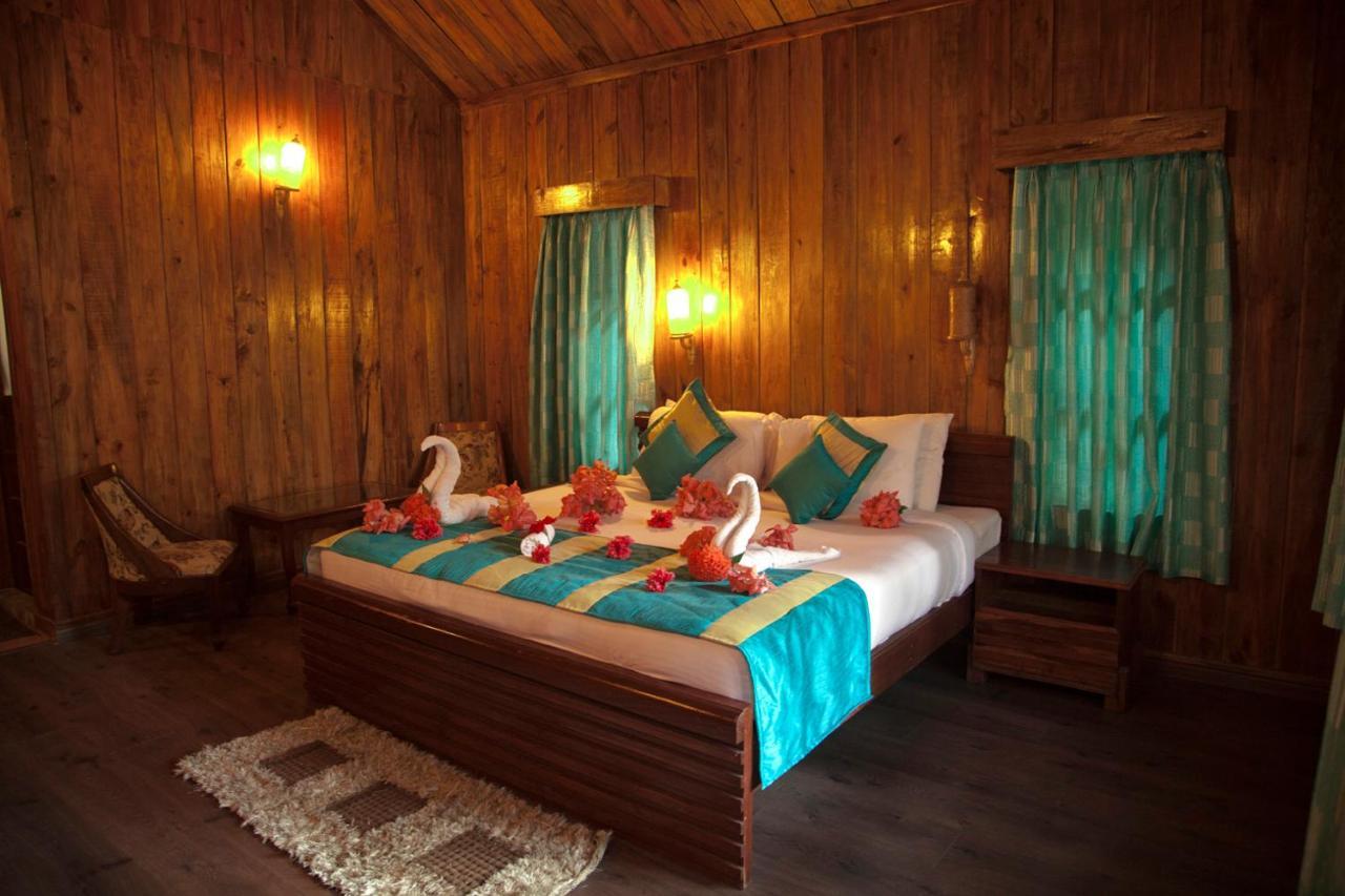 Symphony Palms Beach Resort And Spa Govind Nagar Exterior foto